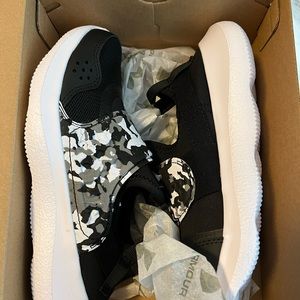 Boys Under Armour shoes